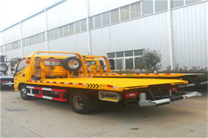 琼中附近拖车救援搭电